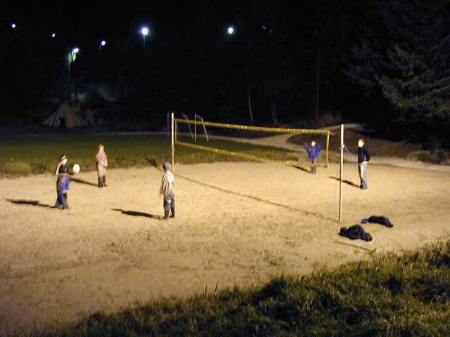 Sandvollyball om kvelden