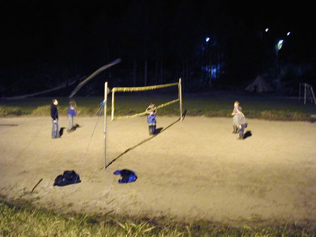 Sandvollyball, legg merke til stripene etter ballen.